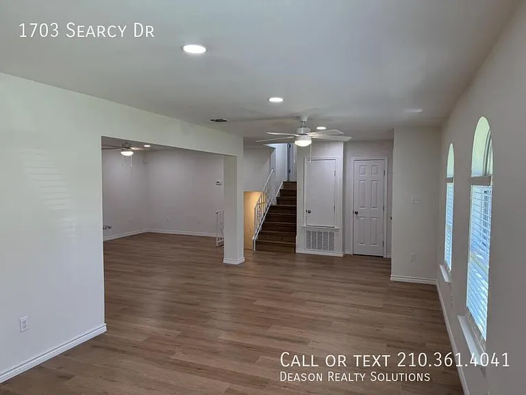 1703 Searcy Dr — Photo 7