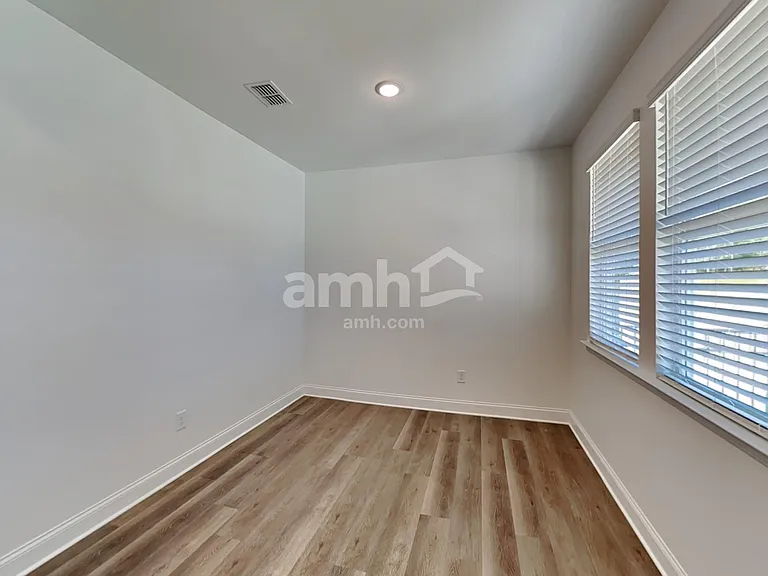 1305 Soapstone Rd — Photo 6
