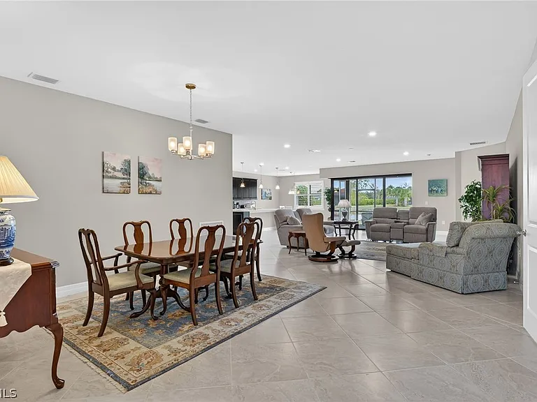 11279 Thurston Chase — Photo 2