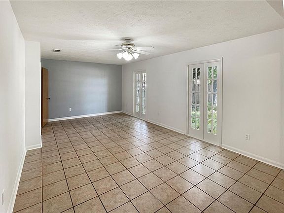 2nd image of 3 Charlene Ct