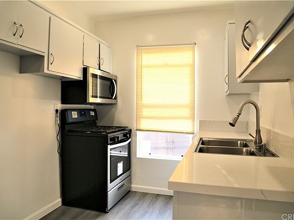 3rd image of 1255 N Harper Ave APT 25