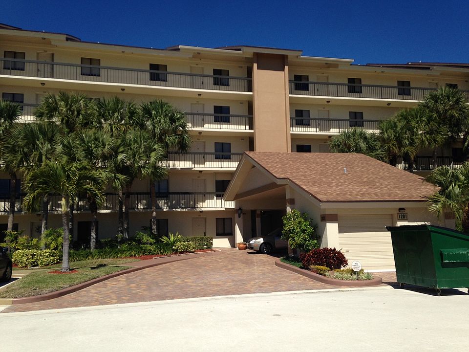 1st image of 1201 Seafarer Cir APT 304