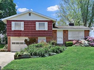104 Broadmoor Dr, Willow Street, PA 17584
