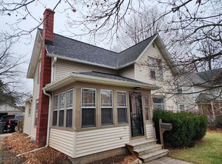 210 Maple Ave, Hartland, WI 53029