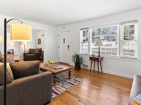 4th image of 2738 Harrington Dr