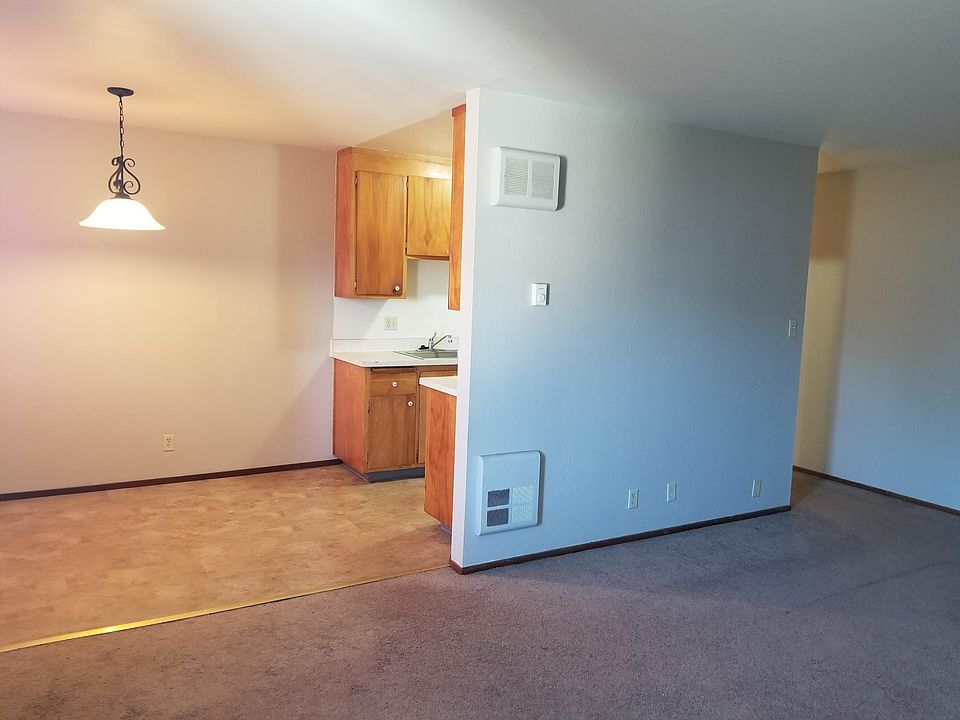 2nd image of 2817 High St APT 17