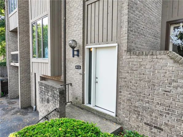 512 Dogwood Ct, Pittsburgh, PA 15237
