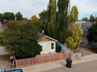1207 S 41st Ave N, Lethbridge, AB T1H6B3