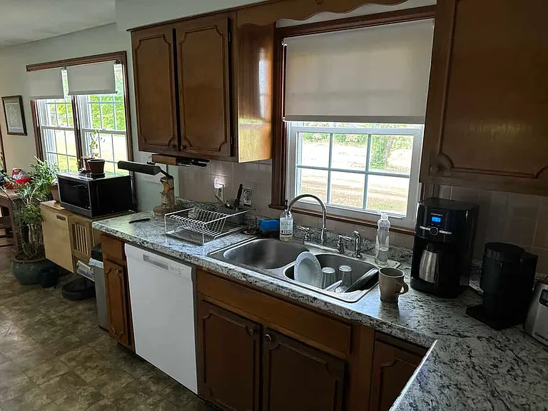 163 River Dr — Photo 3