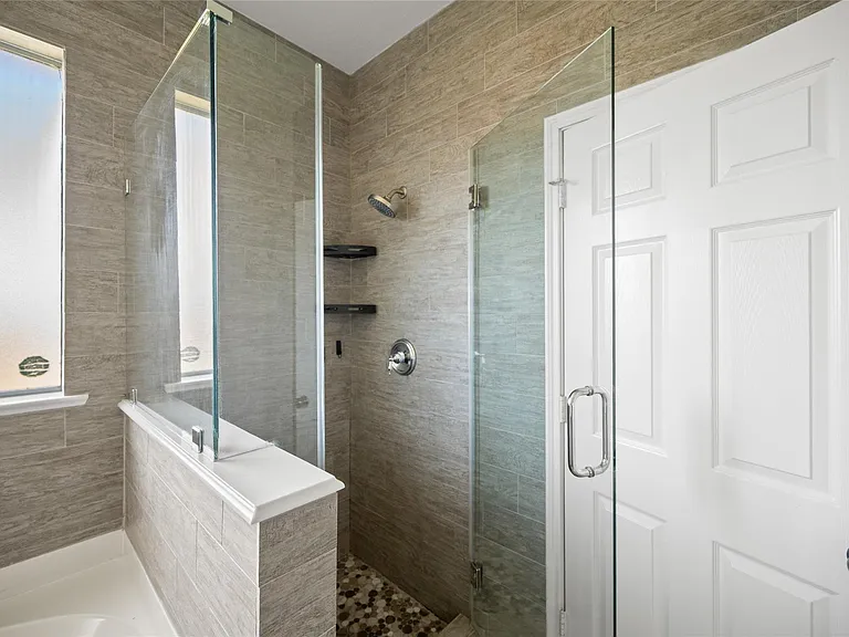 7414 Sabinal Creek Dr — Photo 28