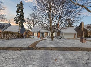 1509 Yorkshire Rd, Birmingham, MI 48009