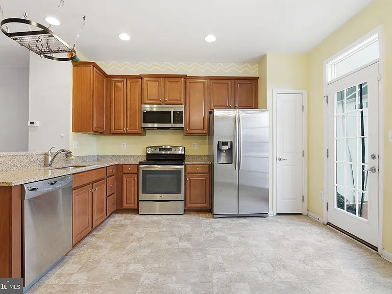 4505 Foster Ave — Photo 6