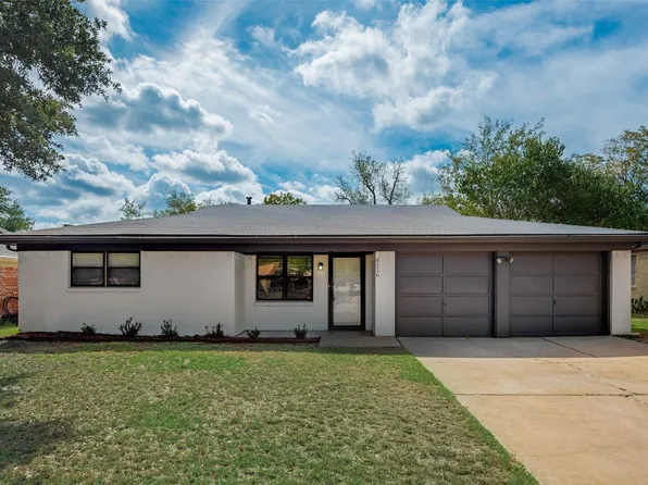 8116 Cross Dr, North Richland Hills, TX 76182