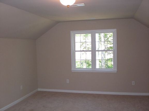 5th image of 100 Dogwood Ct