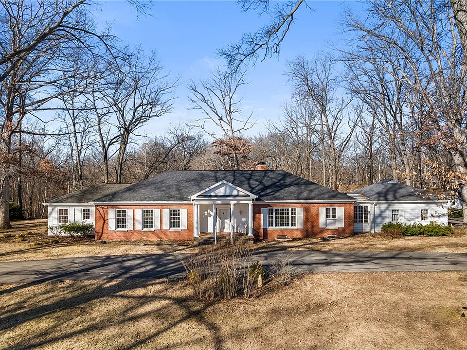 1st image of 15923 N Oak Crest Rd