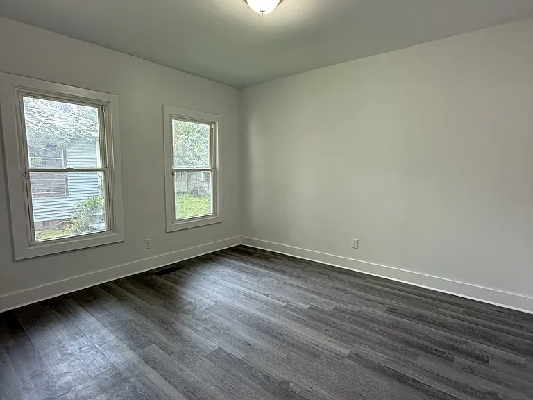1031 Cotton Ave SW — Photo 10