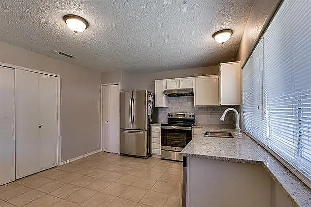 2921 Chariot Ln — Photo 7