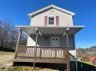 320 Laurel Ln, Tarentum, PA 15084