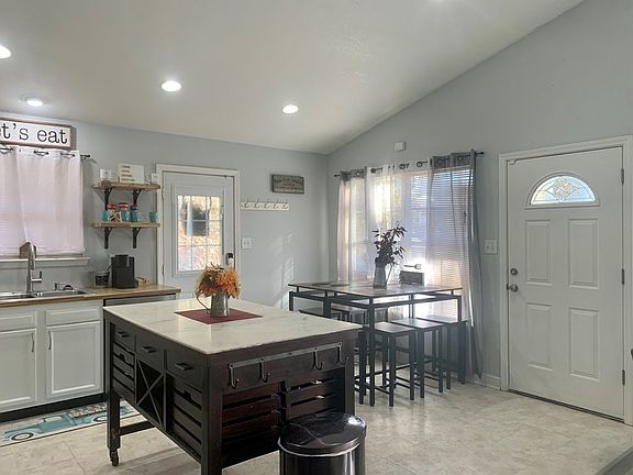 3rd image of 5309 Sioux Ln