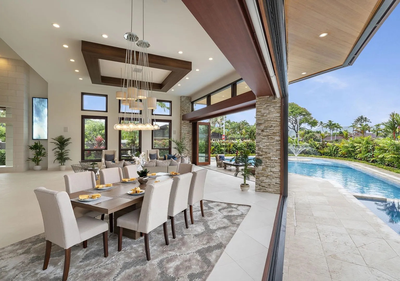 Kahala Grand Splendor. Contemporary Luxury residence w/ a large pool. — Photo 2