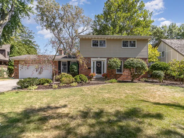 9125 Walnut Dr, Munster, IN 46321