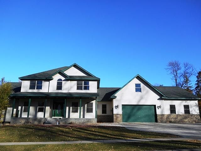 1st image of 2121 Holloway Ave E