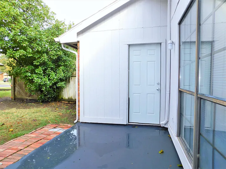 2716 Mistywood Ln — Photo 29