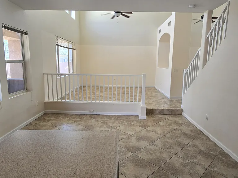 2611 W Gypsum Ave — Photo 5