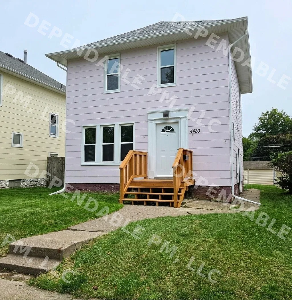 2 bed, 1.5 bath, 1282 sqft, $1,395 — Photo 1