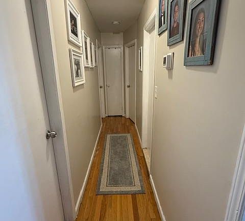 4th image of 692 Woodside Drive