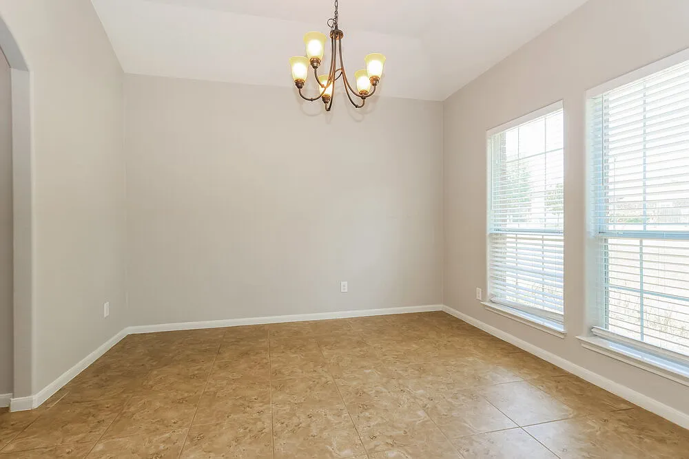 3 bed, 2.0 bath, 1773 sqft, $1,710 — Photo 4
