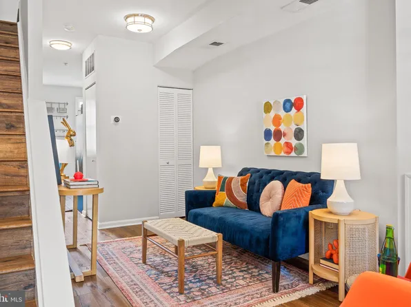 424 Oakdale Pl NW, Washington, DC 20001