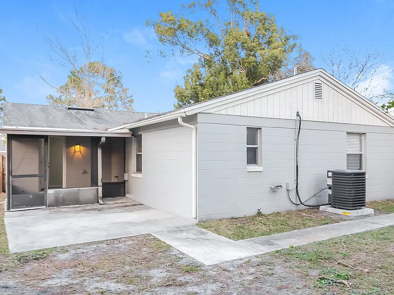 8244 Yolanda Ct — Photo 16