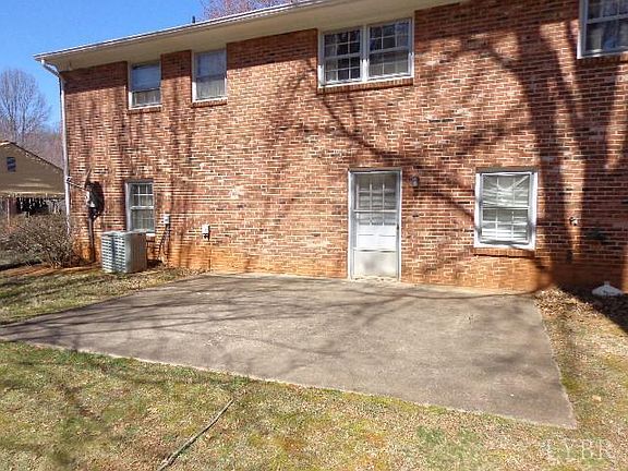 3rd image of 303 Buckingham Dr