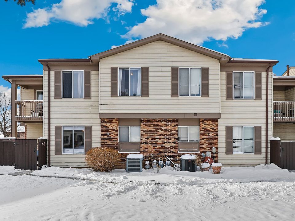 1st image of 4 Fernwood Dr Unit 4-P