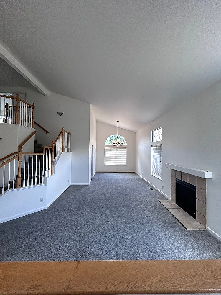 5 bed, 2772 sqft, $3,300 — Photo 2