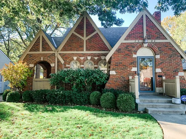 7582 Walnut St, Kansas City, MO 64114