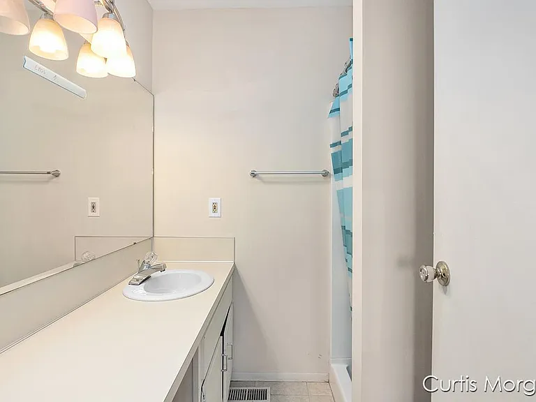 6215 Acropolis Dr SE — Photo 4