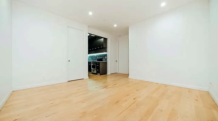Rented by Compass | media 26