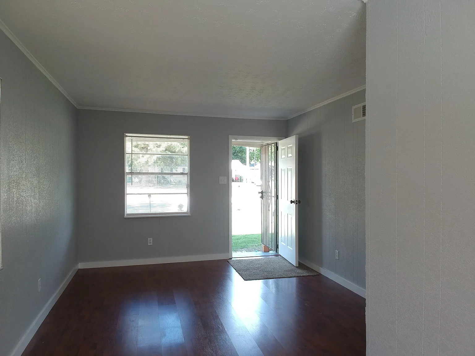 3 bed, 948 sqft, $1,350 — Photo 4