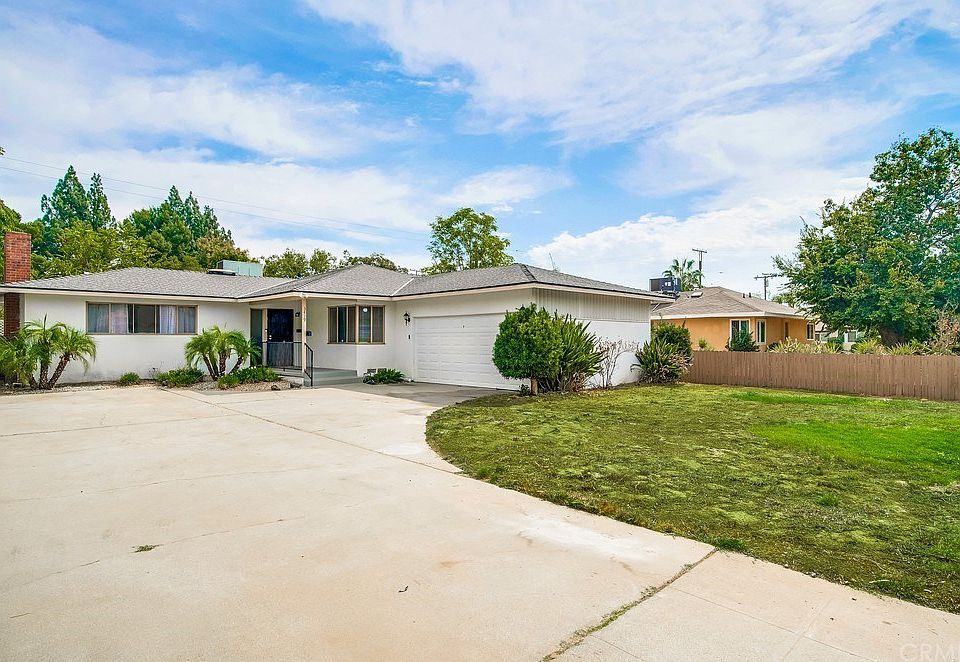 1st image of 3419 Acacia Ave