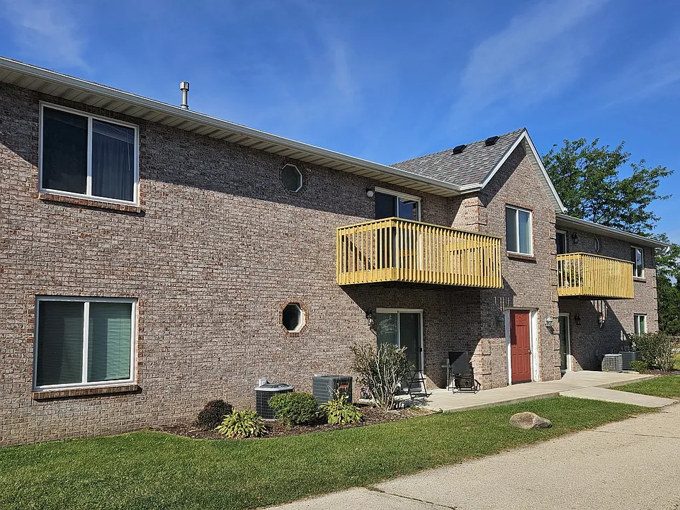 5696 Andrews Dr #2