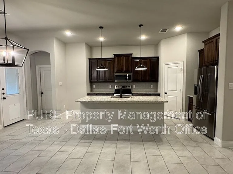 1612 Town Creek Cir — Photo 31