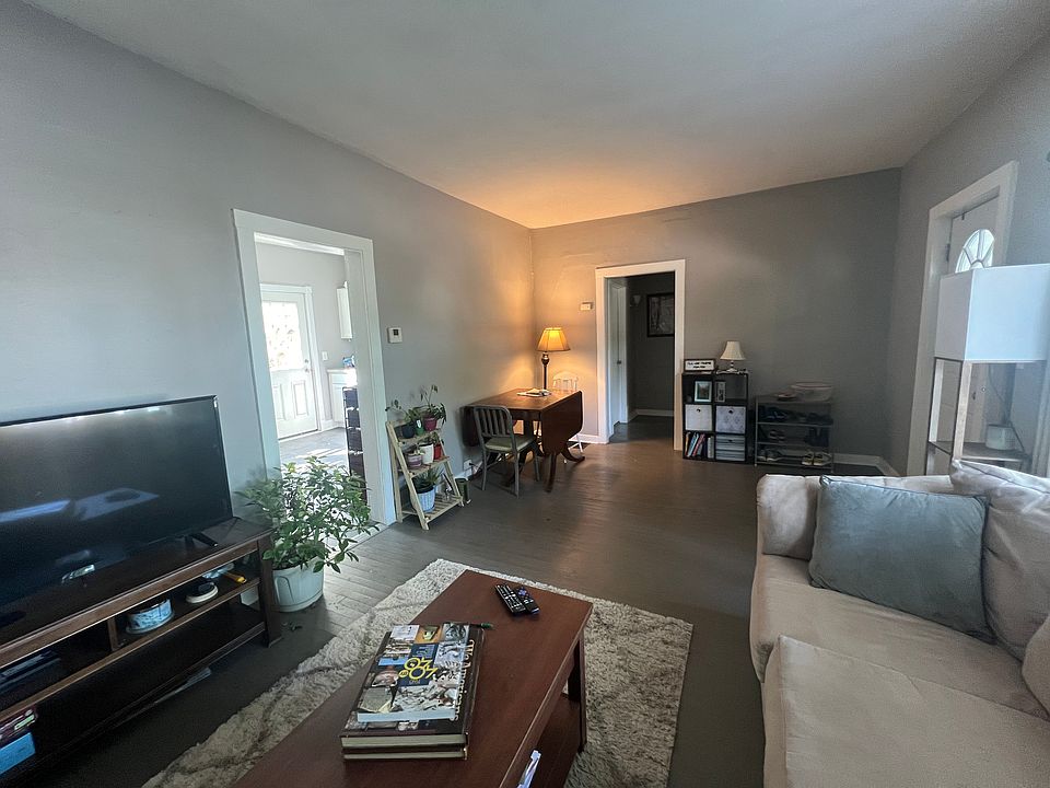Living Room/Dining Room