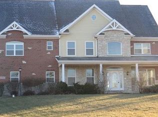 40W465 Stonecrest Dr, Elgin, IL 60124