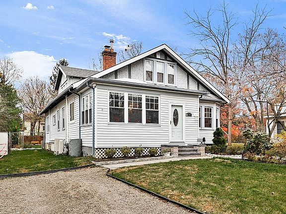 3rd image of 224 Plymouth Pl