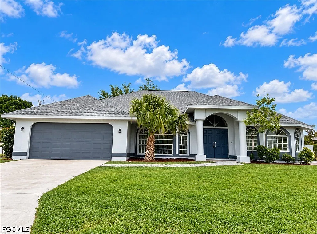 4 bed, 2.0 bath, 2372 sqft, $2,100 — Photo 1