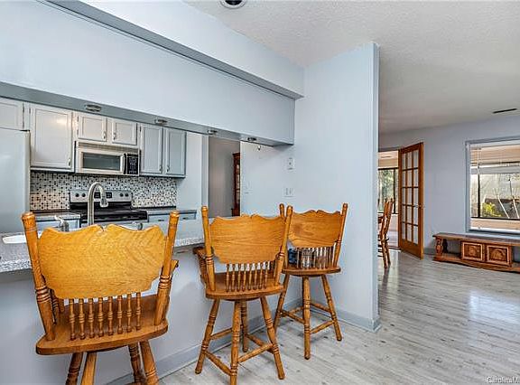 4th image of 106 Cedar Holw #29-A