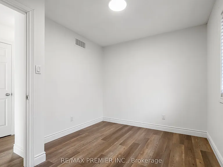 45 Roughley St #UPPER — Photo 16