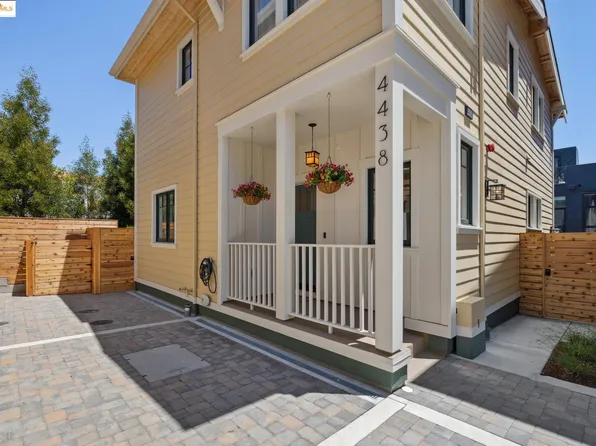4438 Howe St, Oakland, CA 94611